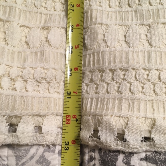 Cream colored vintage lace dress size 6 - Picture 4 of 4